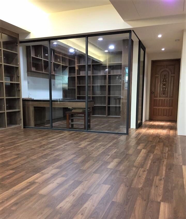 超耐磨木地板=>Robina羅賓8mm-1