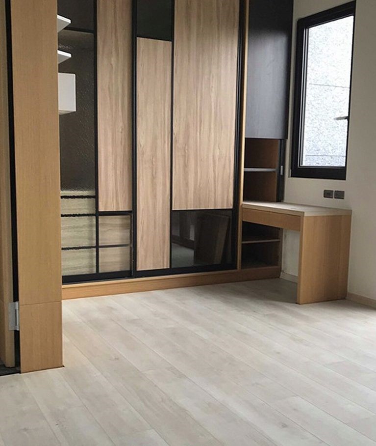 超耐磨木地板=>Robina羅賓12mm(寬版)-1